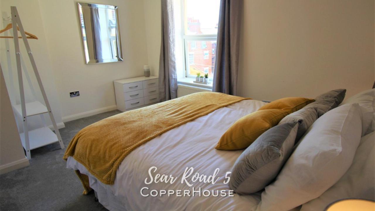Beautiful Apartments On The Sea Front - Sea Road 5 Филикстоу Екстериор снимка