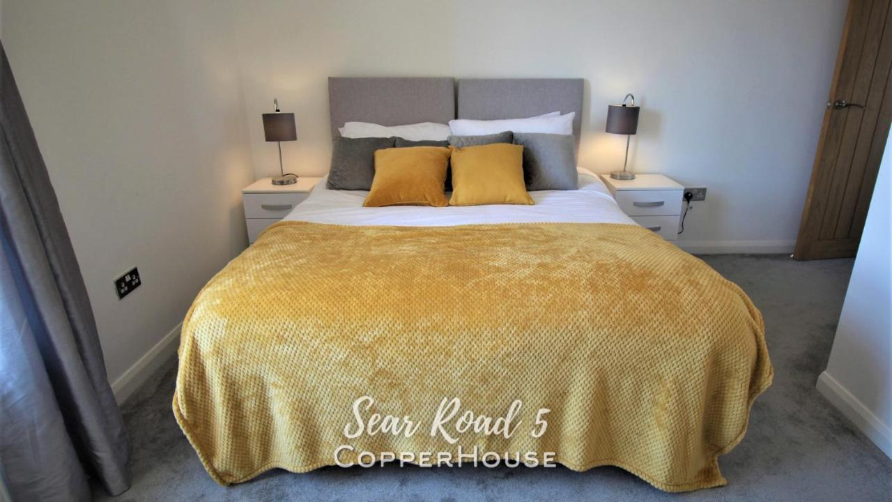 Beautiful Apartments On The Sea Front - Sea Road 5 Филикстоу Екстериор снимка
